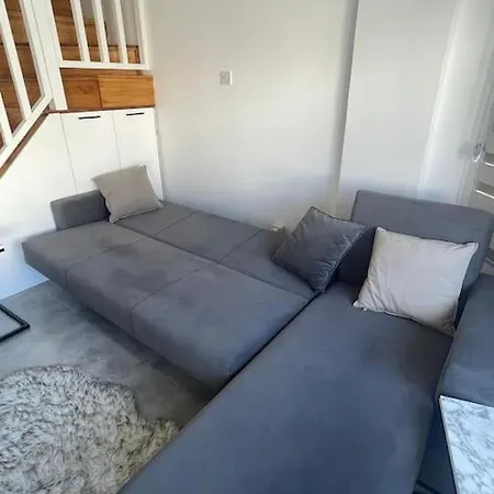 Girne Yazlik Ev * Agios Georgios (Kyrenia)