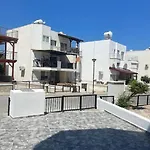 Girne Yazlik Ev * Agios Georgios (Kyrenia)