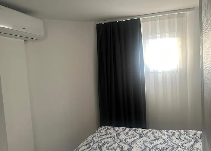 Girne Yazlik Ev Agios Georgios (Kyrenia)